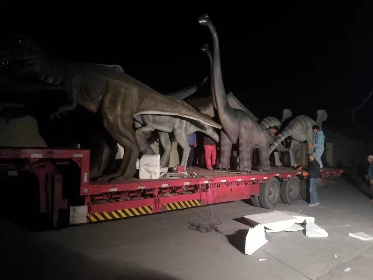 恐龍雕塑項目部分完工，出廠安裝（組圖）。