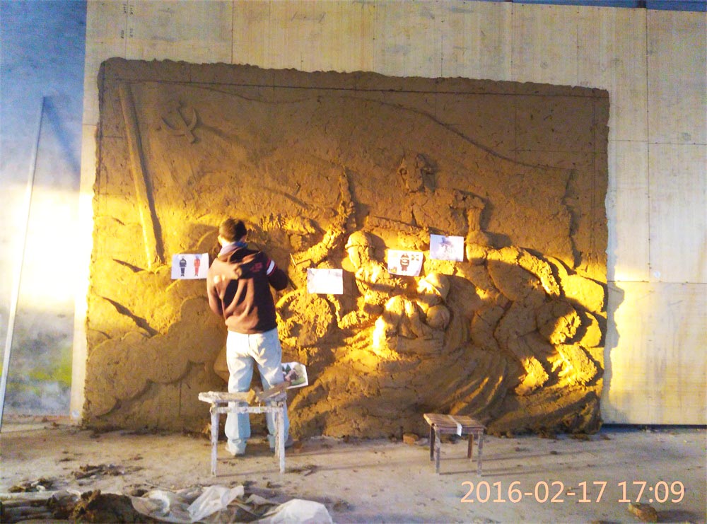 工程公告：消防題材玻璃鋼浮雕泥塑即將完工。