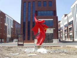 hj1725 不銹鋼雕塑—凌空之剪_青島國際服裝城不銹鋼雕塑、石雕、玻璃鋼雕塑_濱州宏景雕塑有限公司